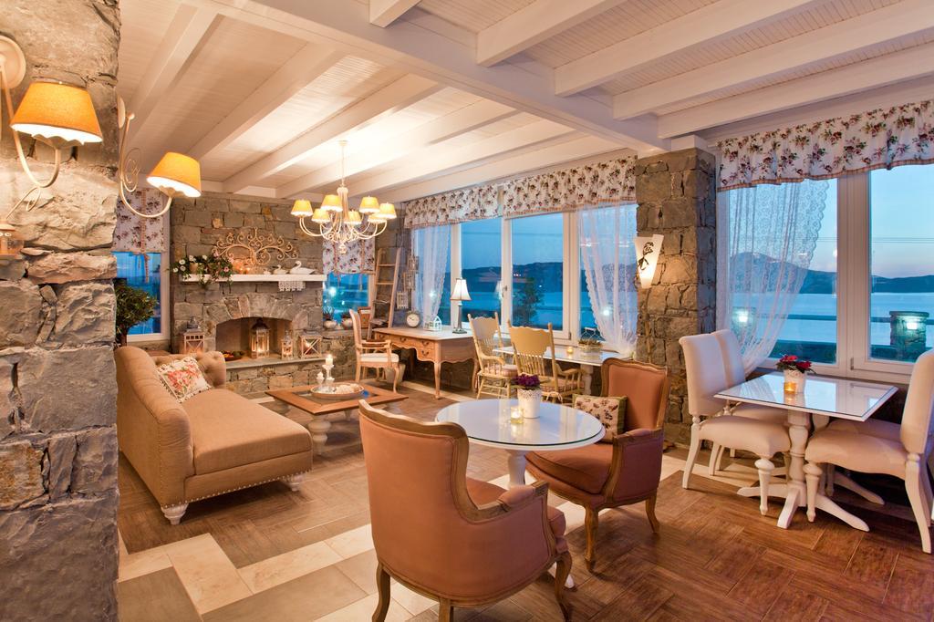Miland Suites Adamantas  Exterior photo