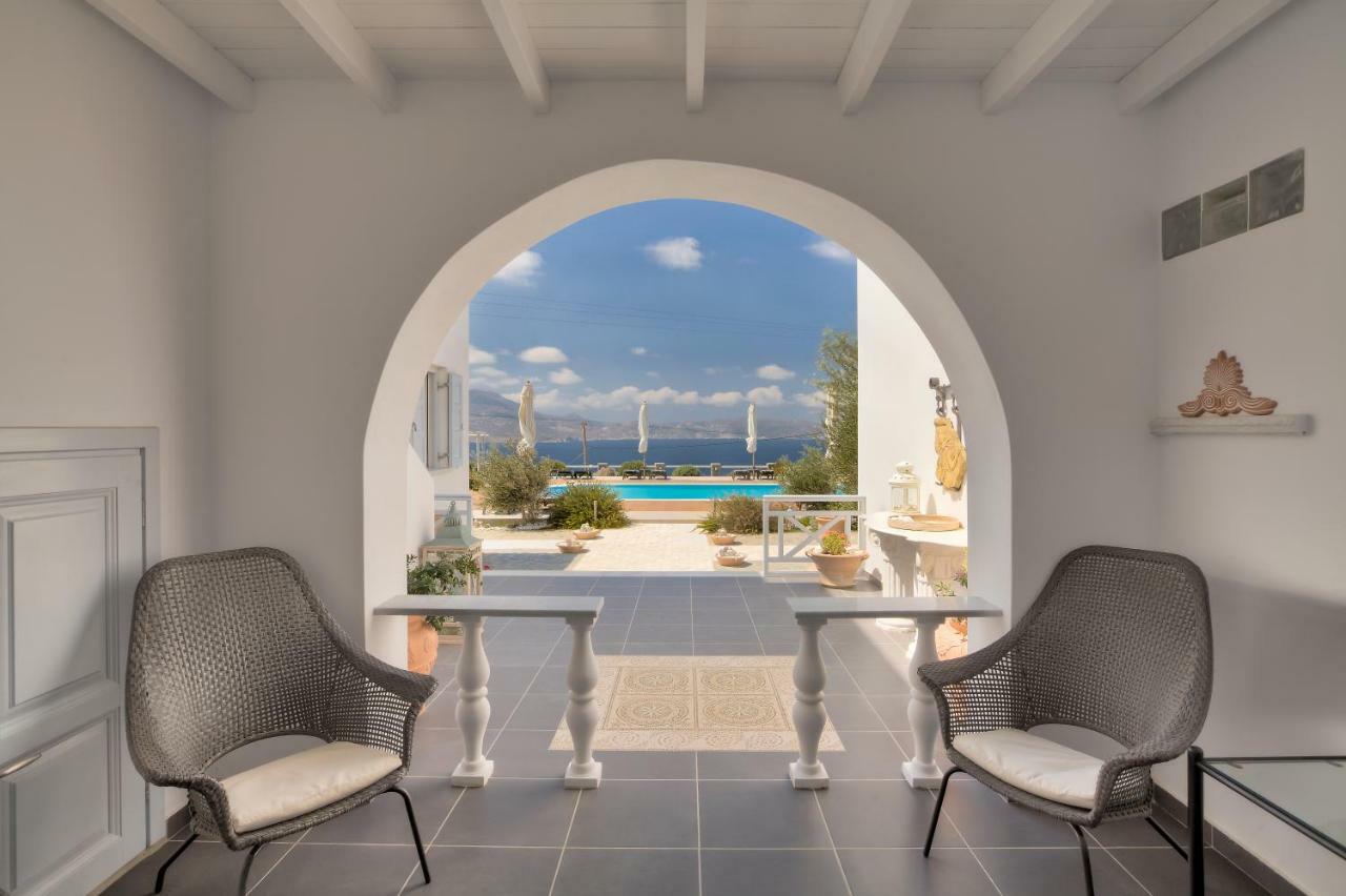 Miland Suites Adamantas  Exterior photo